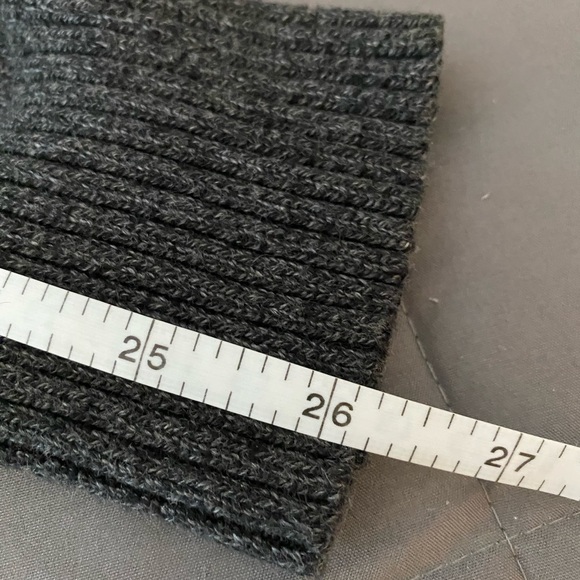 AMERICAN EAGLE OUTFITTERS GREY SZ MED MEN HIGH NECK SWEATER. Pit to pit 19”. - Picture 4 of 5